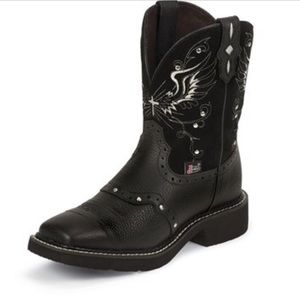 Ladies Justin Boots Gypsy size 9B.